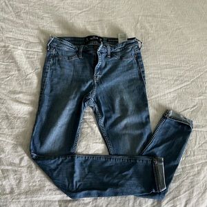 Hollister mid rise jean leggings. Size 7R